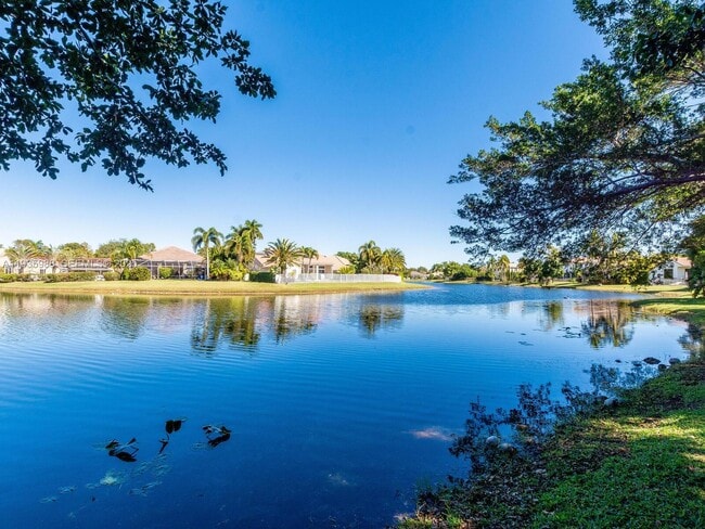 Building Photo - 381 Cameron Dr