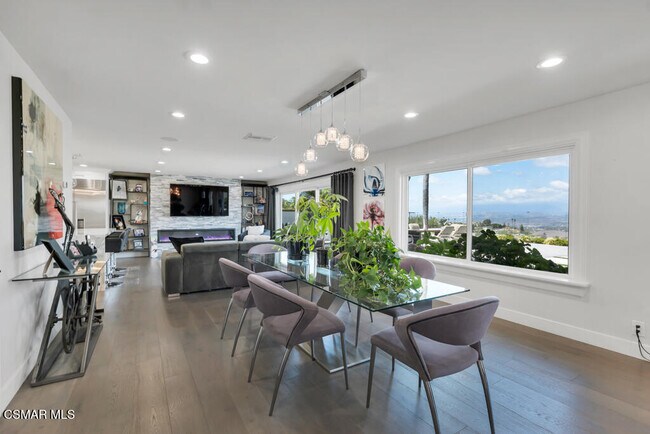 Building Photo - 4066 Calle Del Sol