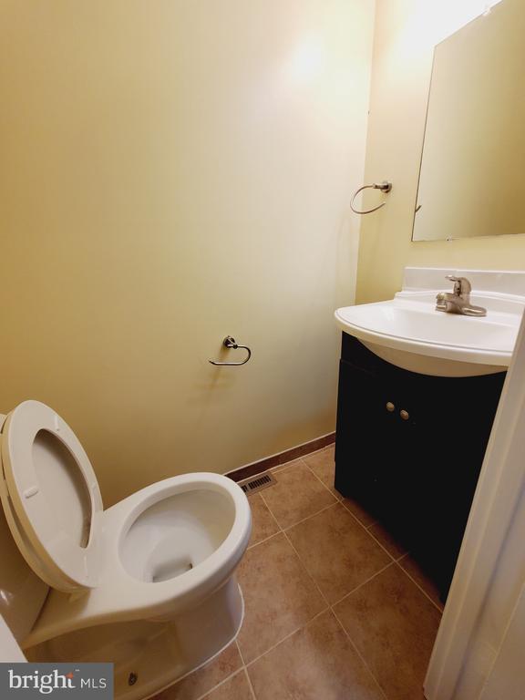 Building Photo - 19 Island Run Ct