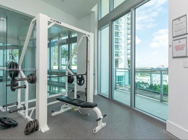 Building Photo - 350 S Miami Ave