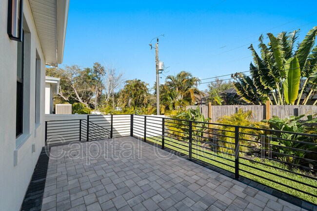 Building Photo - 2345 Bahia Vista St