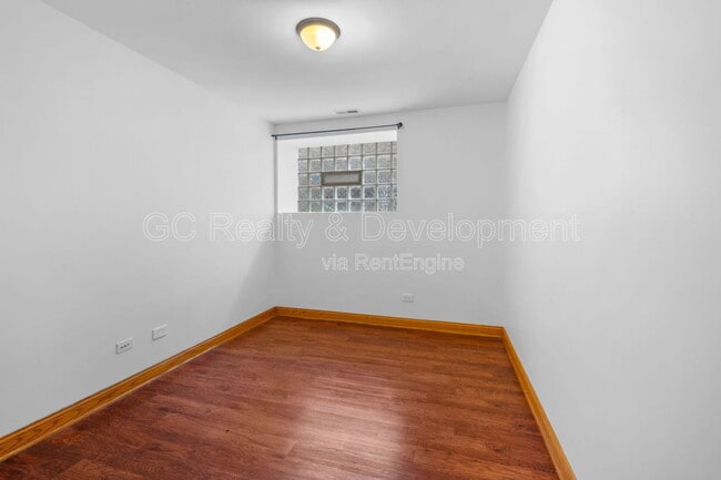 Building Photo - 2130 W Iowa St