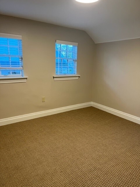 Bedroom - 3rd Floor - 516 Chestnut St