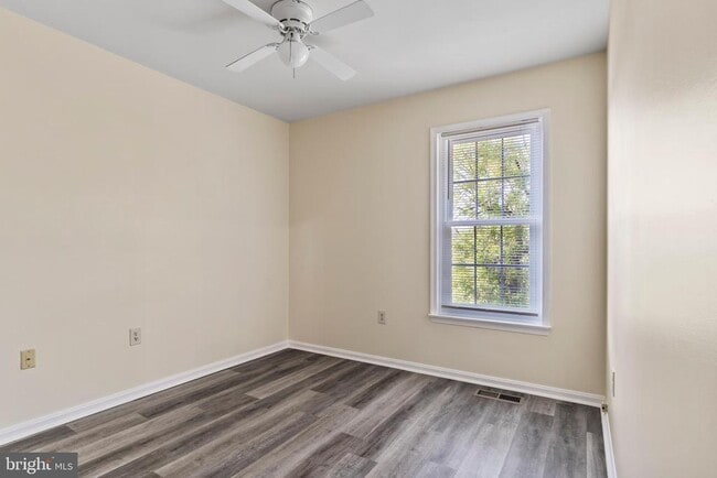 Building Photo - 4111 Nantucket Dr