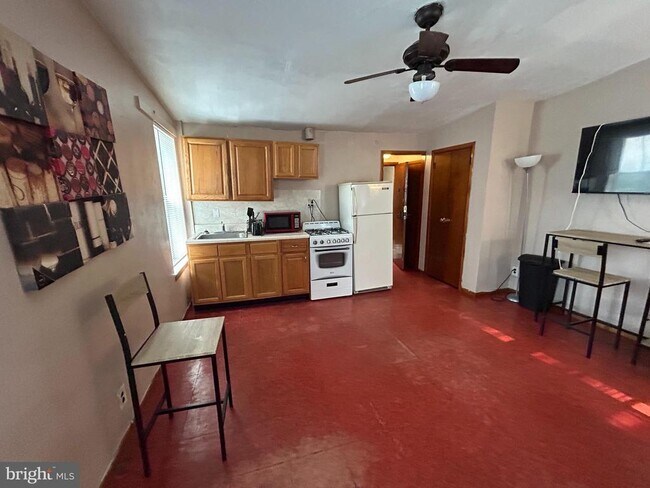 Building Photo - 532 N 15th St