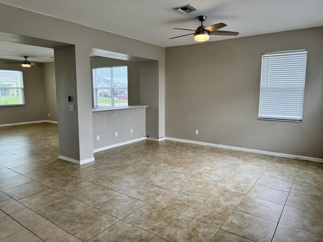 Building Photo - 1722 NW 5th St