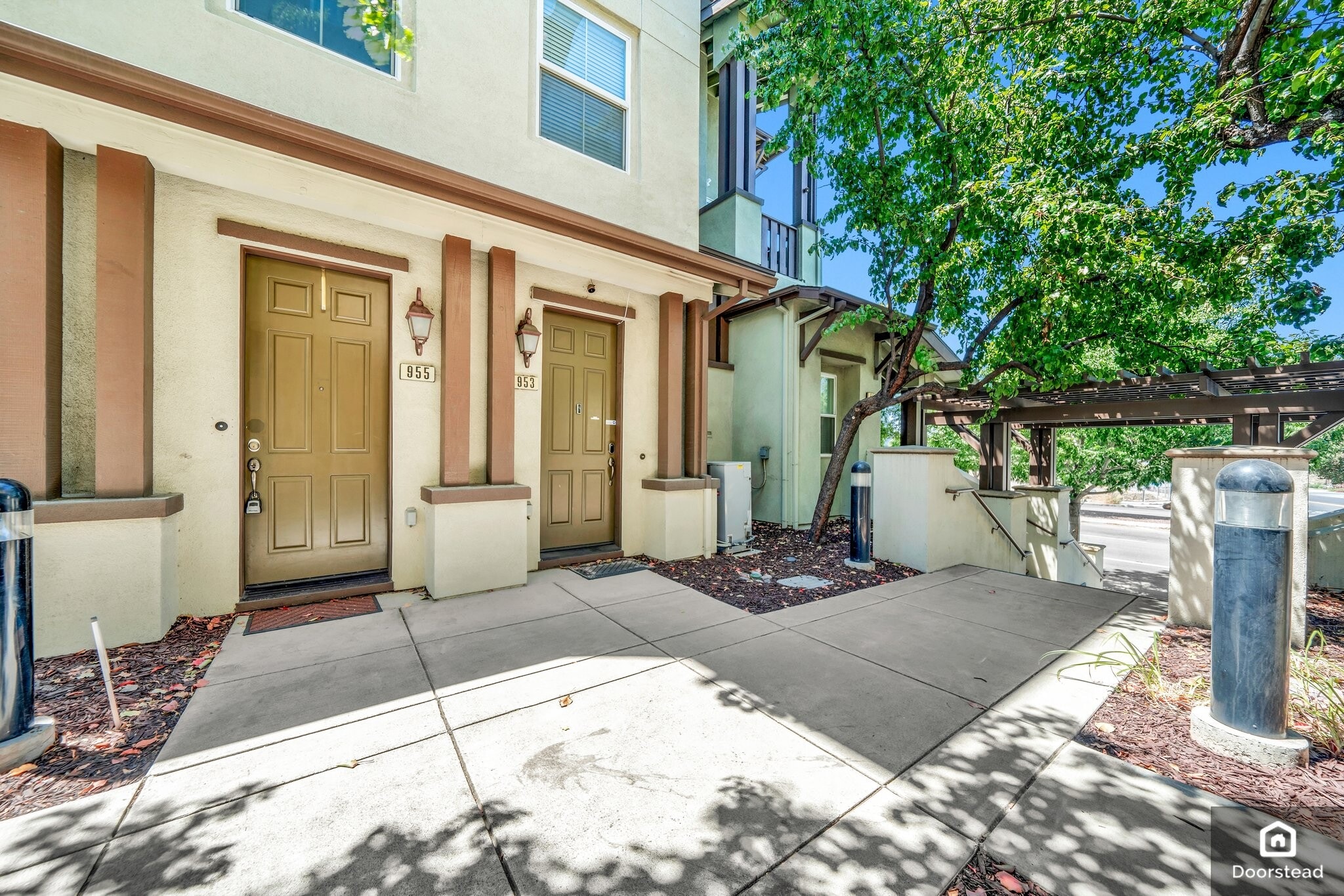 Building Photo - 955 Pavilion Loop