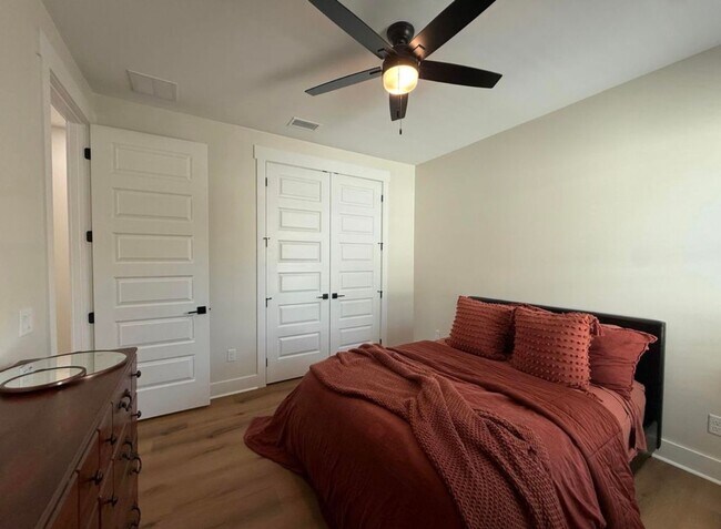 Building Photo - 306 Gazelle Ct