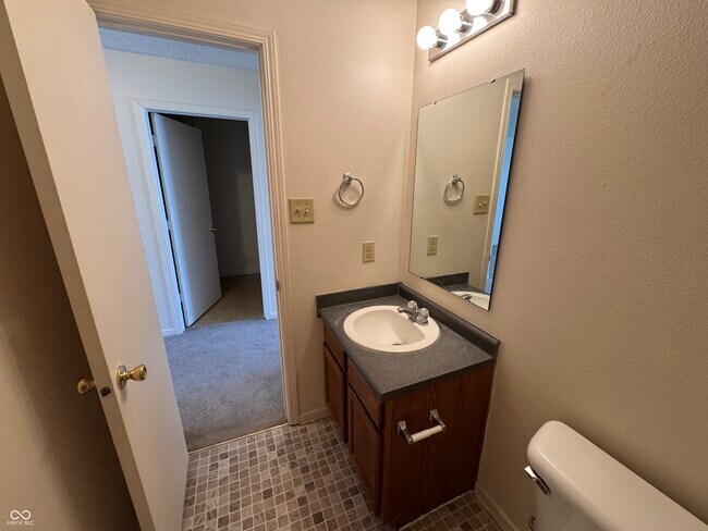 Building Photo - 2274 Bridlewood Dr