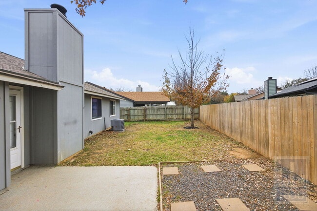 Building Photo - 401 Oakridge Pass