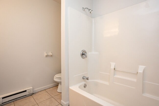 Building Photo - 3 Bedroom, Single-story Townhomes for rent...