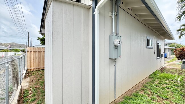 Building Photo - BRAND NEW 1 BED/1 BATH IN THE HEART OF KAILUA TOWN