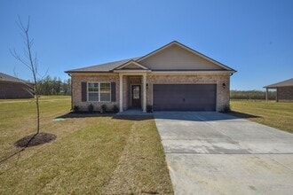 Building Photo - DR Horton built home in 2021; 3 bed, 2 bath home in Atoka.