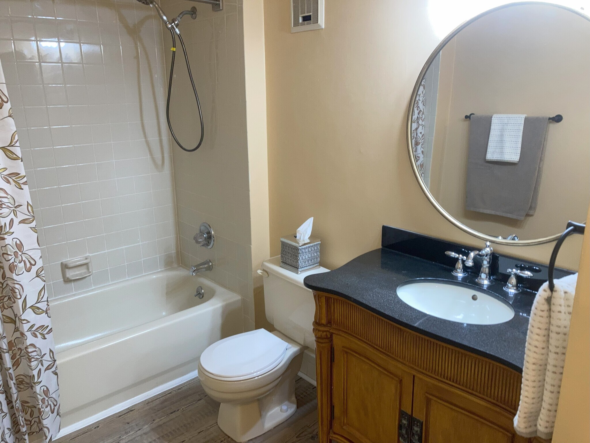 Upstairs Bathroom - 2033 Oak Meadow Cir