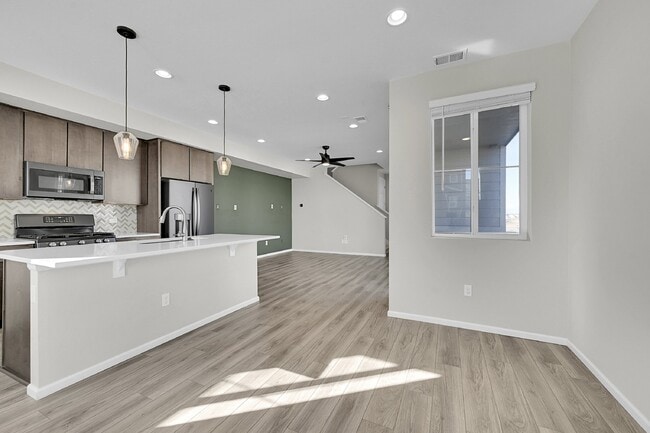 Building Photo - $2,550.00 - 3 Beds,2.5 Baths, Single Famil...