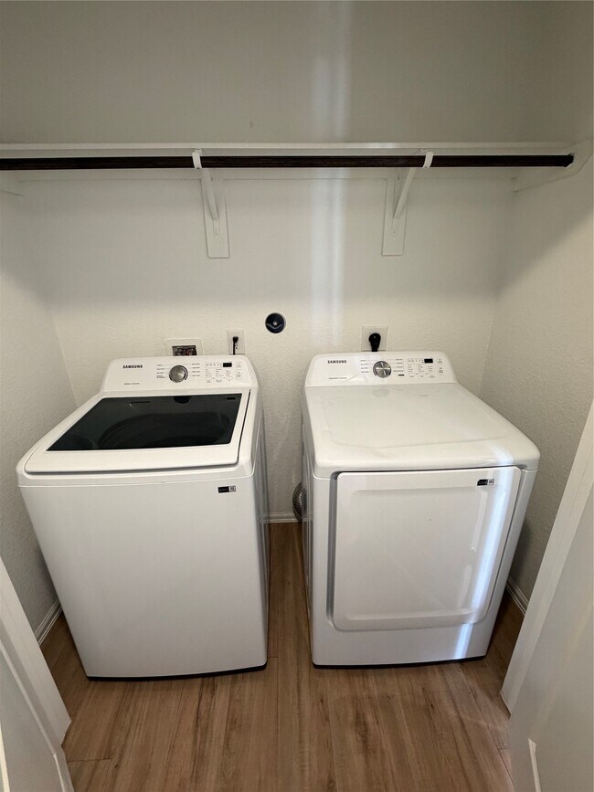 Building Photo - 27006 Winward Crk Trl