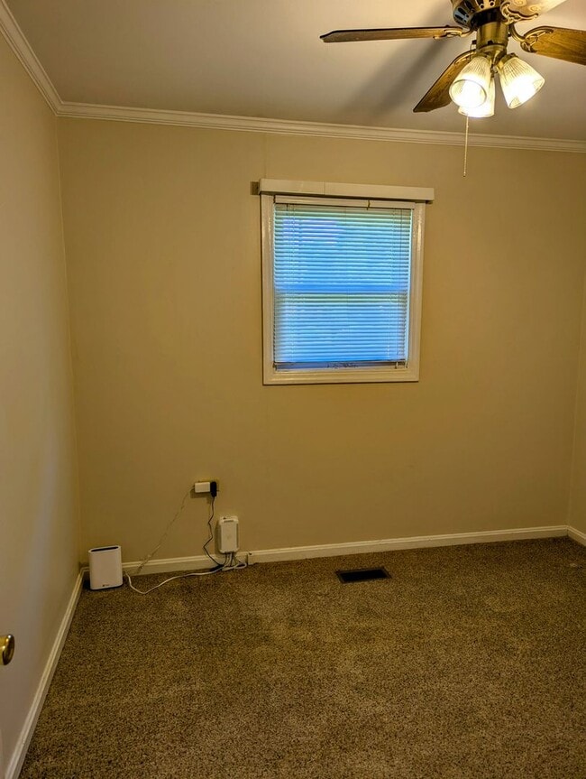 Building Photo - Fully Updated 3 Bedroom Home For Rent