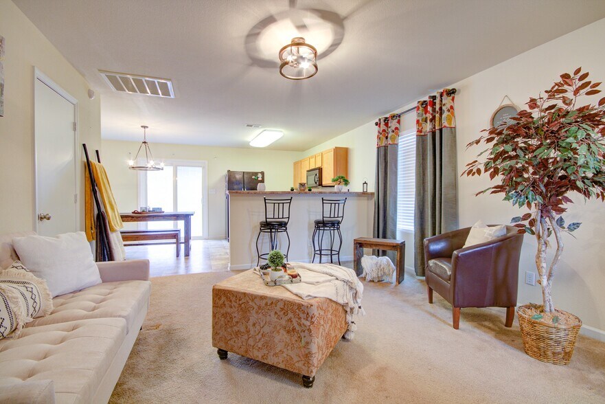 Building Photo - 16695 Wellhouse Dr