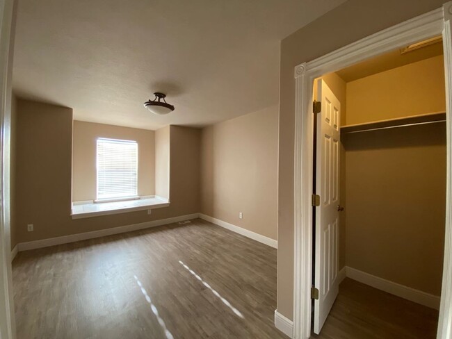 Building Photo - 3 Bedroom 2.5 Bathroom Apartment in Provo!