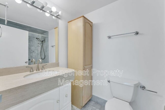 Building Photo - 700 Biltmore Way