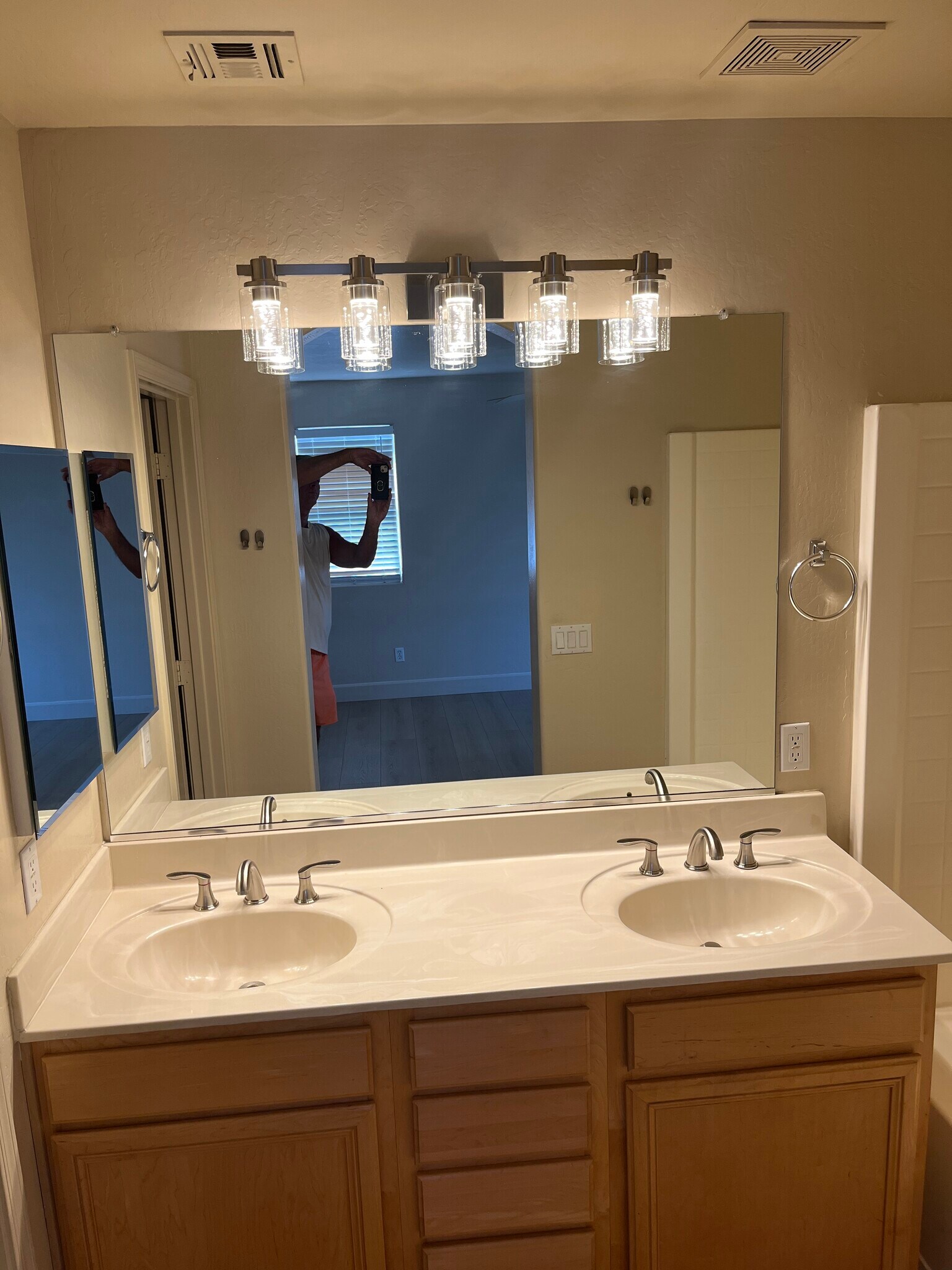 Ensuite Primary Bathroom with Double Vanity - 140 W Beechnut Pl