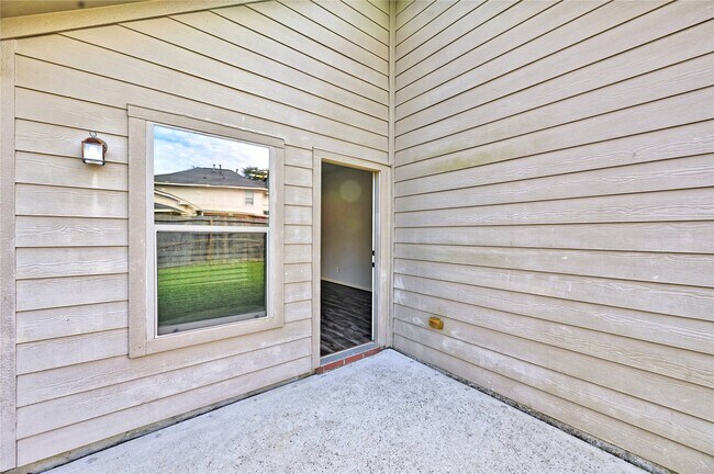 Building Photo - 5418 Brookway Willow Dr