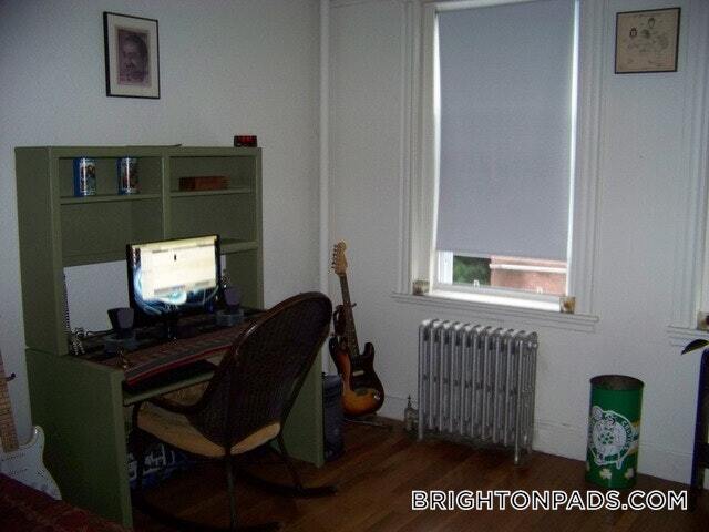 Building Photo - 2045 Commonwealth Ave