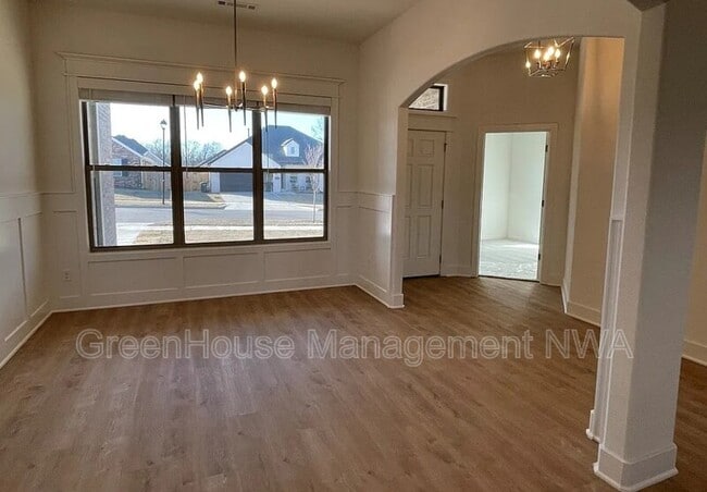Building Photo - 1574 N Pershing St