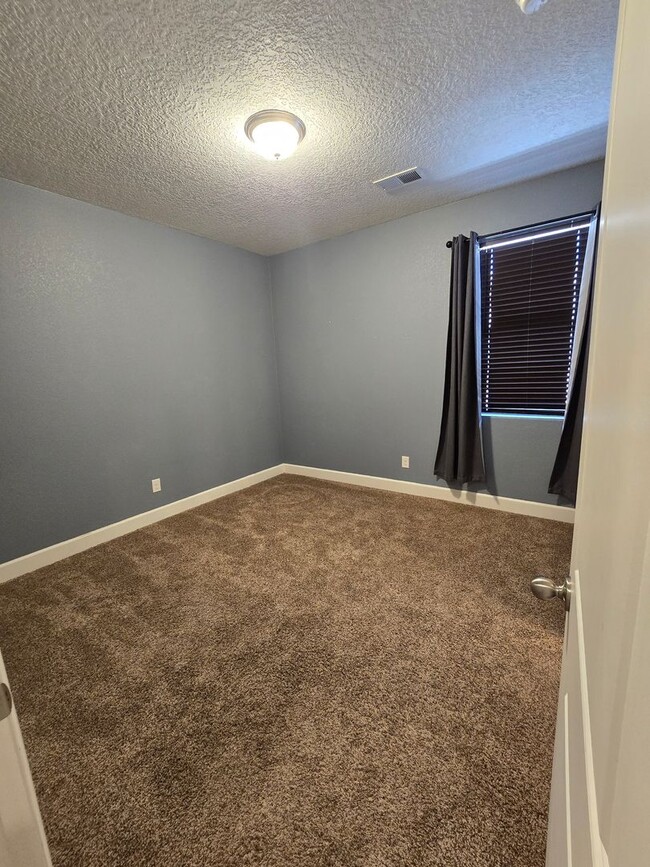 Building Photo - COMING SOON! Beautiful 4 bed, 3.5 bath in ...