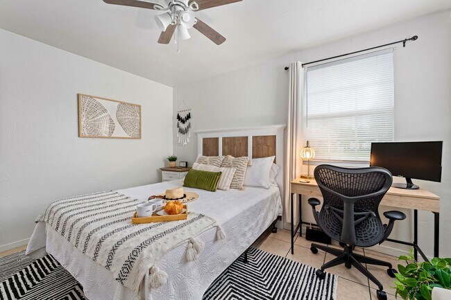 Building Photo - 6 Palmetto Dr