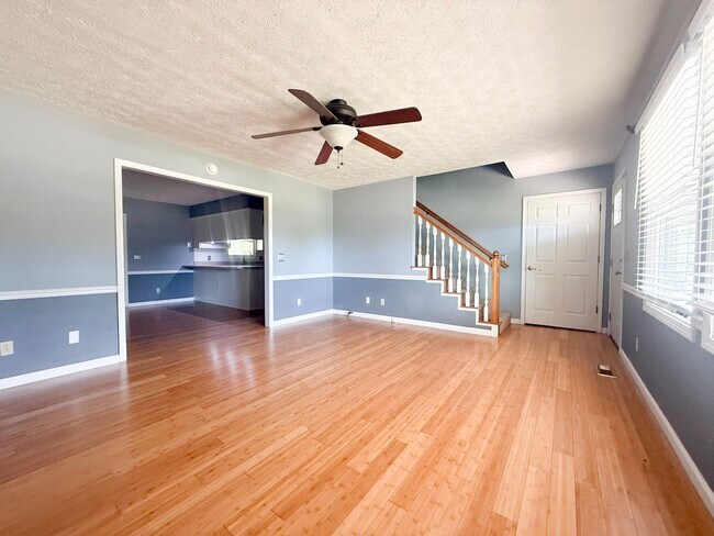 Building Photo - Sunroom, 2-Car Garage & Lawn Care Included | Pet-Friendly Cookeville Home