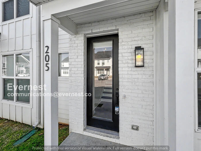 Building Photo - 205 Jeffries Wy