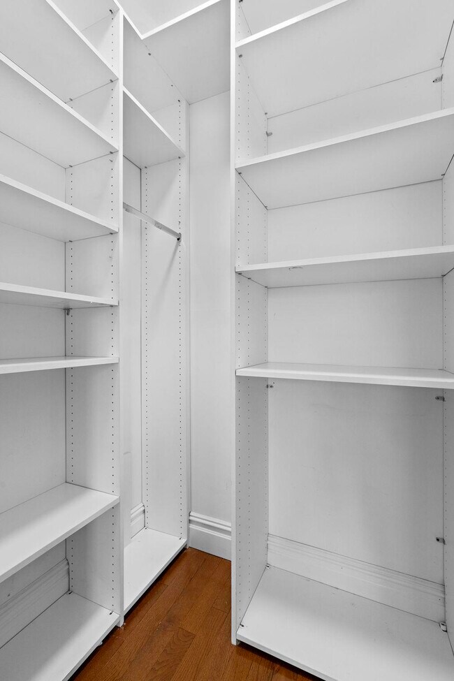 Building Photo - 502 Hudson St