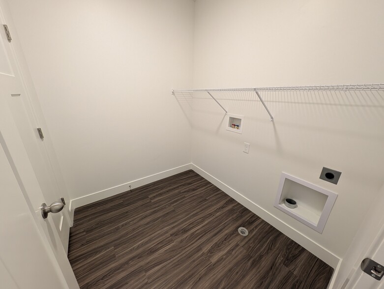 Building Photo - 3993 W Big Horn Dr