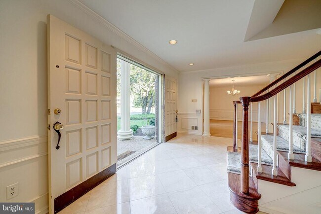Building Photo - 6209 Stoneham Ln