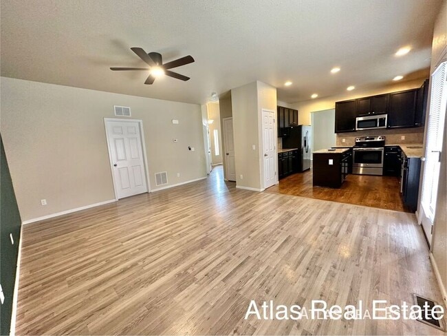 Building Photo - 8366 Hardwood Cir