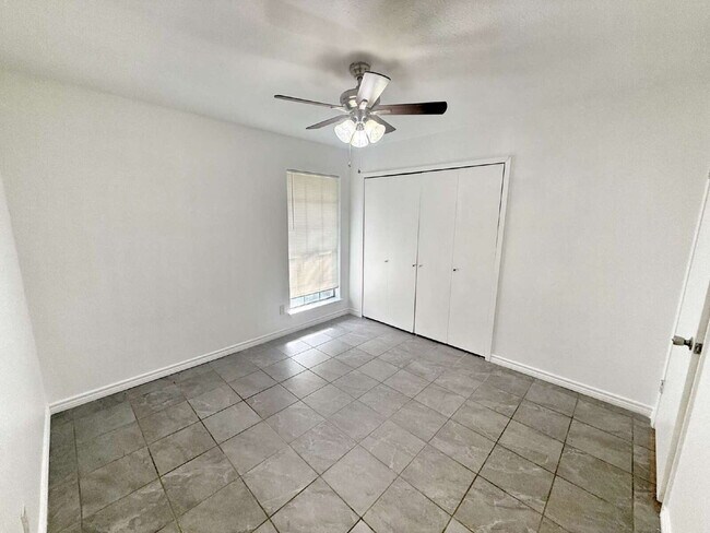 Building Photo - Charming Single-Story Corner Lot Home with...