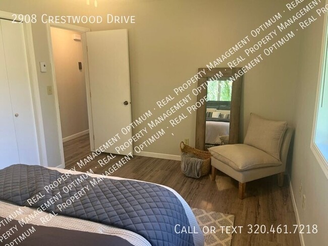 Building Photo - 2908 Crestwood Dr NE