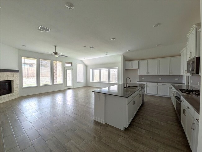 Building Photo - 14601 Little Water Dr