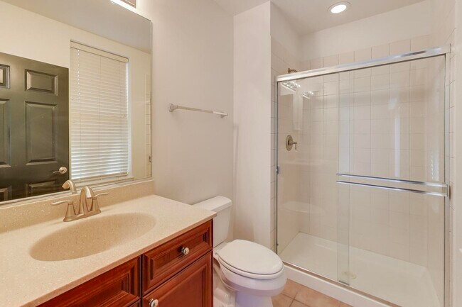 Building Photo - 513 Grove Ln