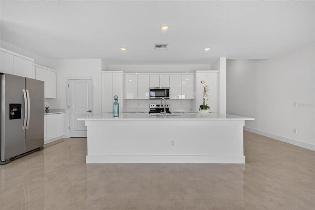 Building Photo - 6336 Chorus Dr