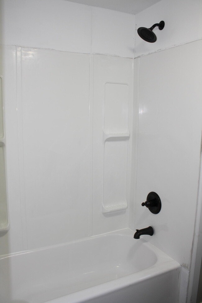 Building Photo - 103 Rice Ct