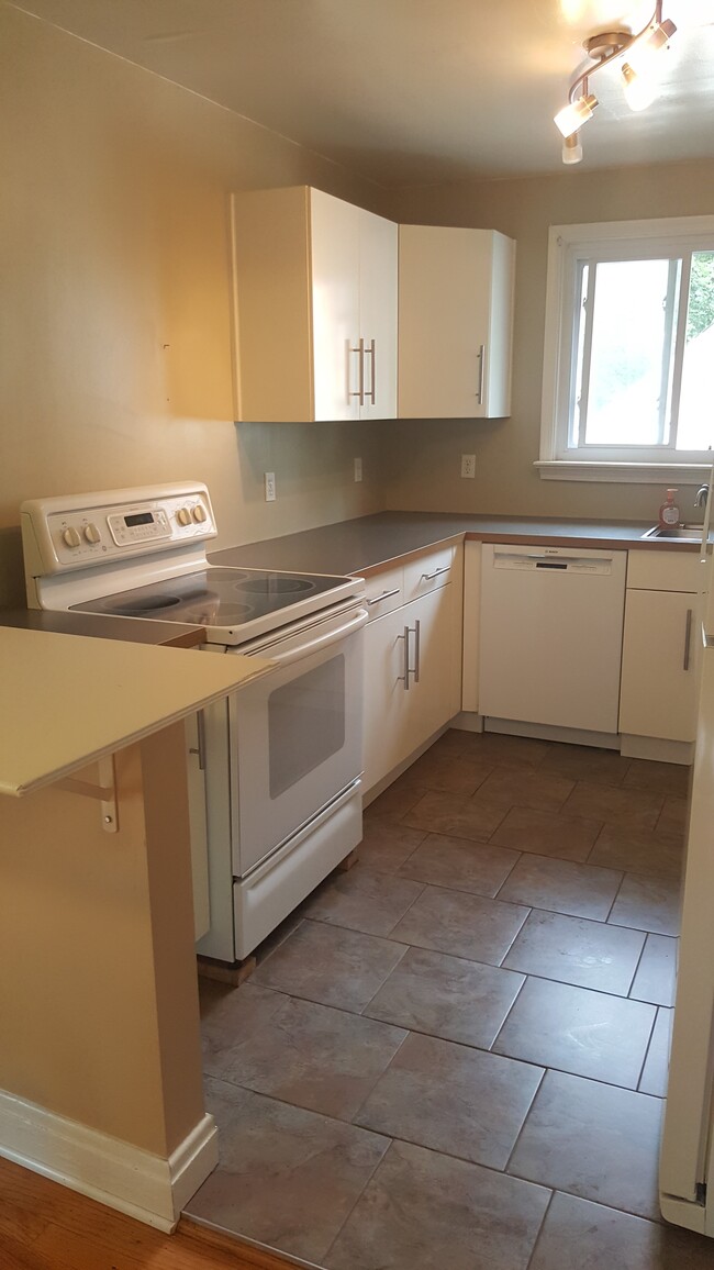 Building Photo - 1236 White St