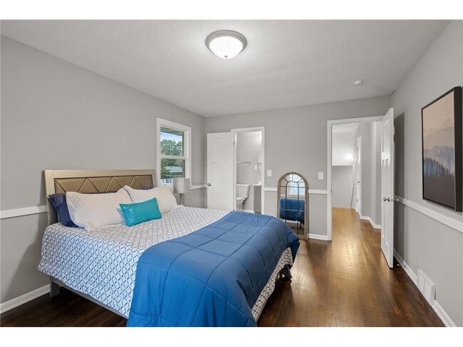 Building Photo - 4901 Larkspur Ln