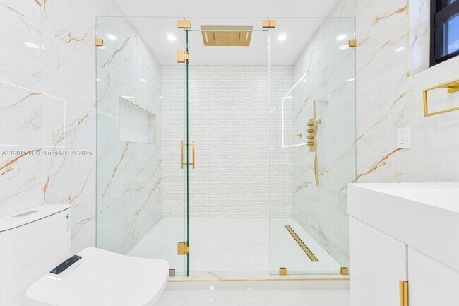 Building Photo - 15420 SW 212th Ave