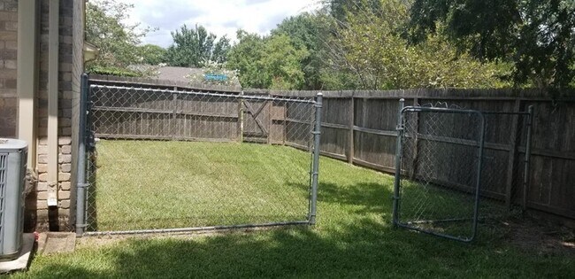 Building Photo - 2822 Chimneystone Cir