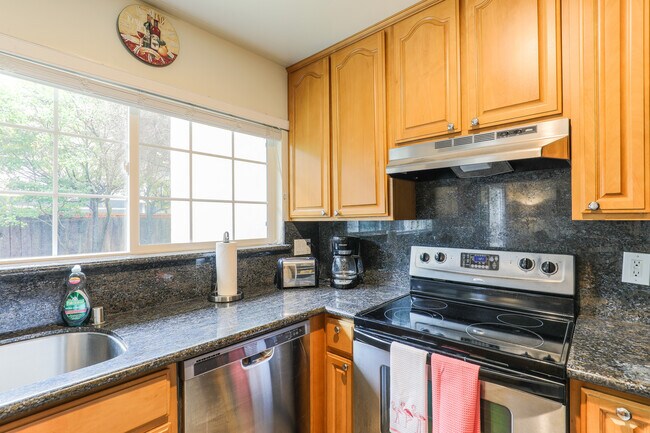 Building Photo - 2101 Rock St