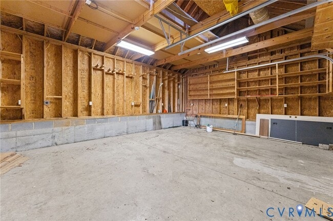 Building Photo - 3535 Meadow Rd