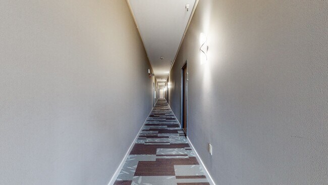 Building Photo - 1706 18th Ave S