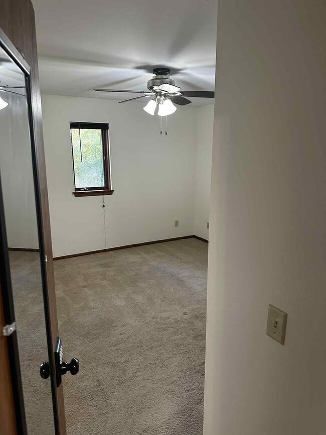 Building Photo - 5314 N Cook St